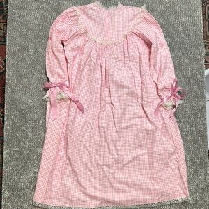 EUC Girls Handmade Pink Gingham flannel nightgown with lace and bow details 8